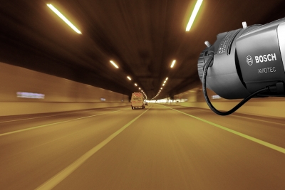 AVIOTEC IP starlight 8000 de Bosch, detección temprana de humo y llamas en túneles