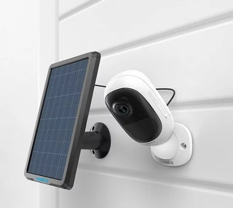 La cámara de vigilancia con panel solar para viviendas vacías